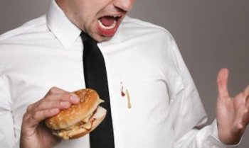 如何去掉定做T恤衫/工作服等服裝上面的頑固油污？