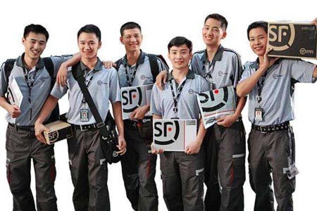 企業(yè)的定做工作服款式到底要不要經(jīng)常更換？